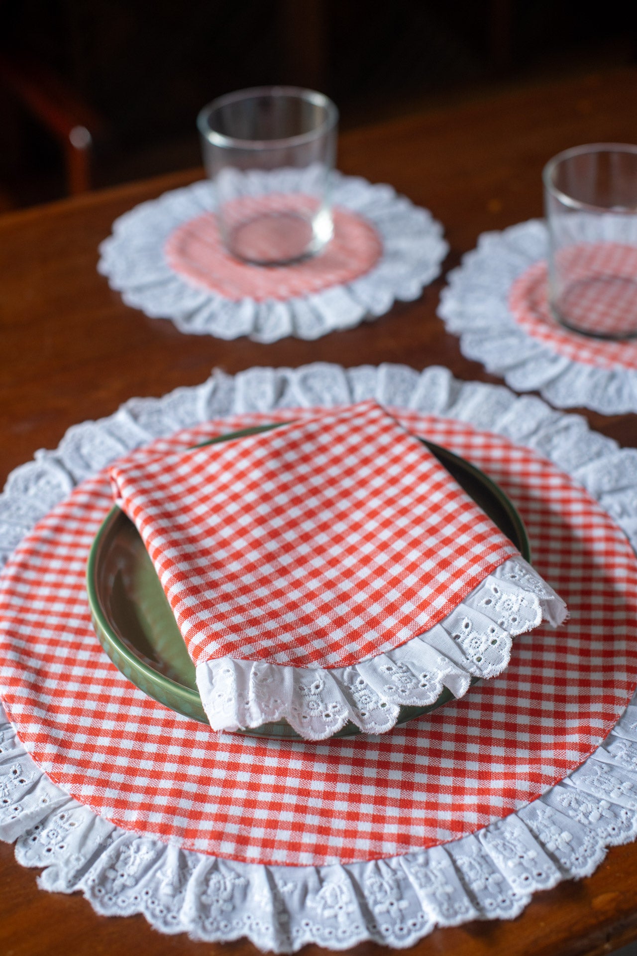 Gingham cotton placemat with lace detailing ,14 inches-Single unit