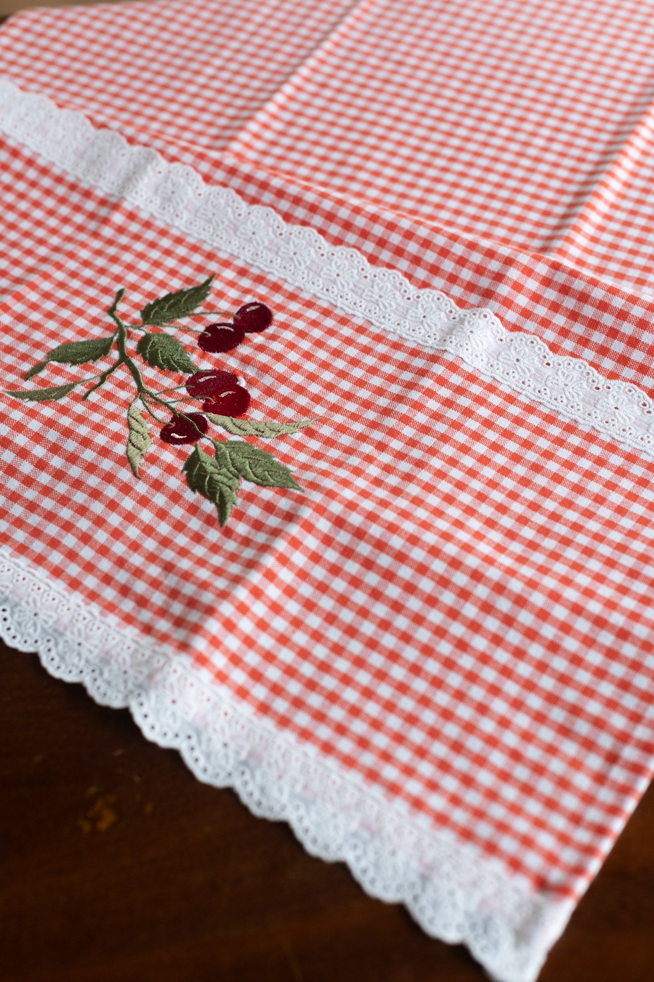 Fridge top cover-Cotton with embroidery and lace detailing