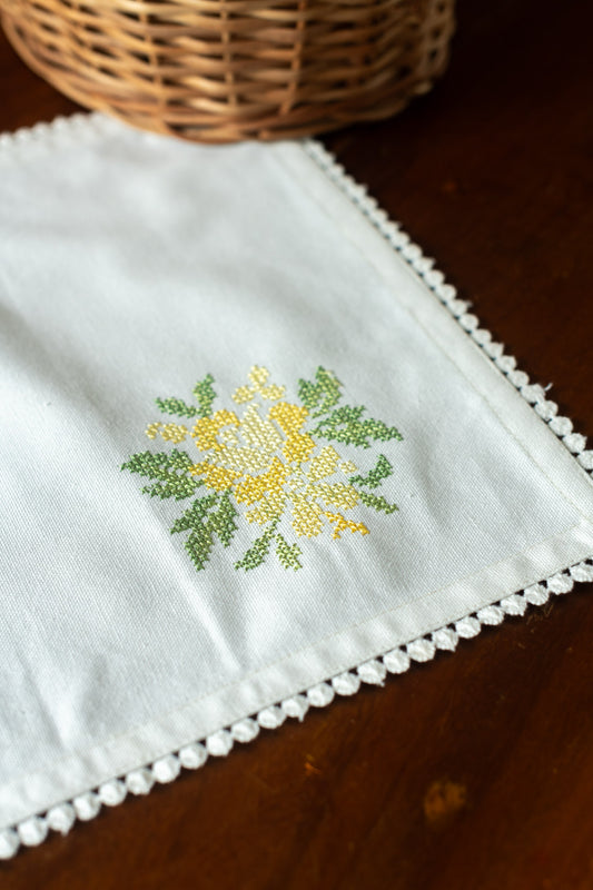 Cotton tray mat with embroidery and lace detailing