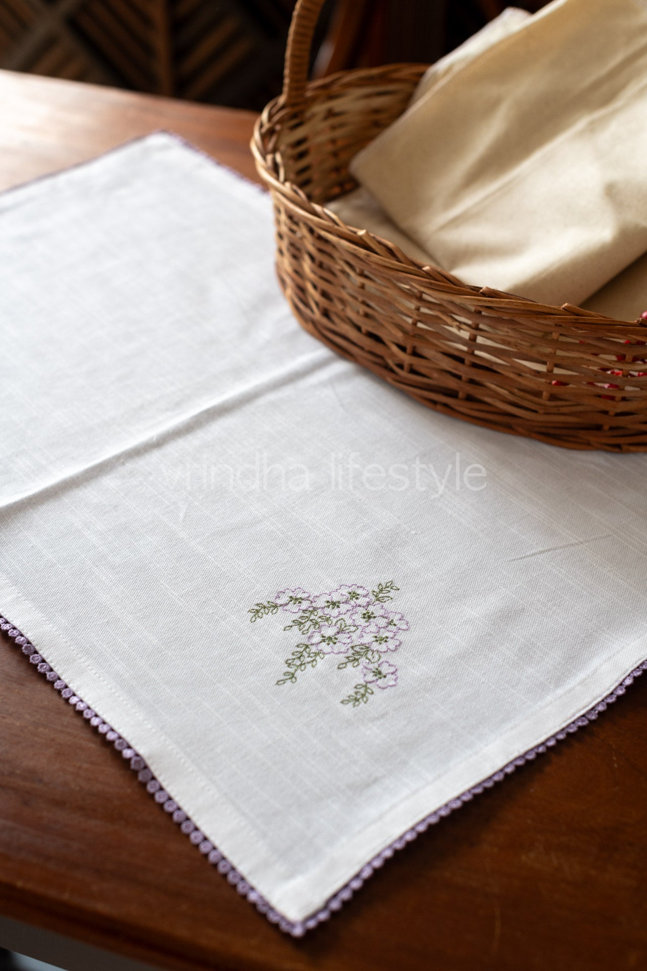 Cotton slub tray mat with floral embroidery and lace detailing