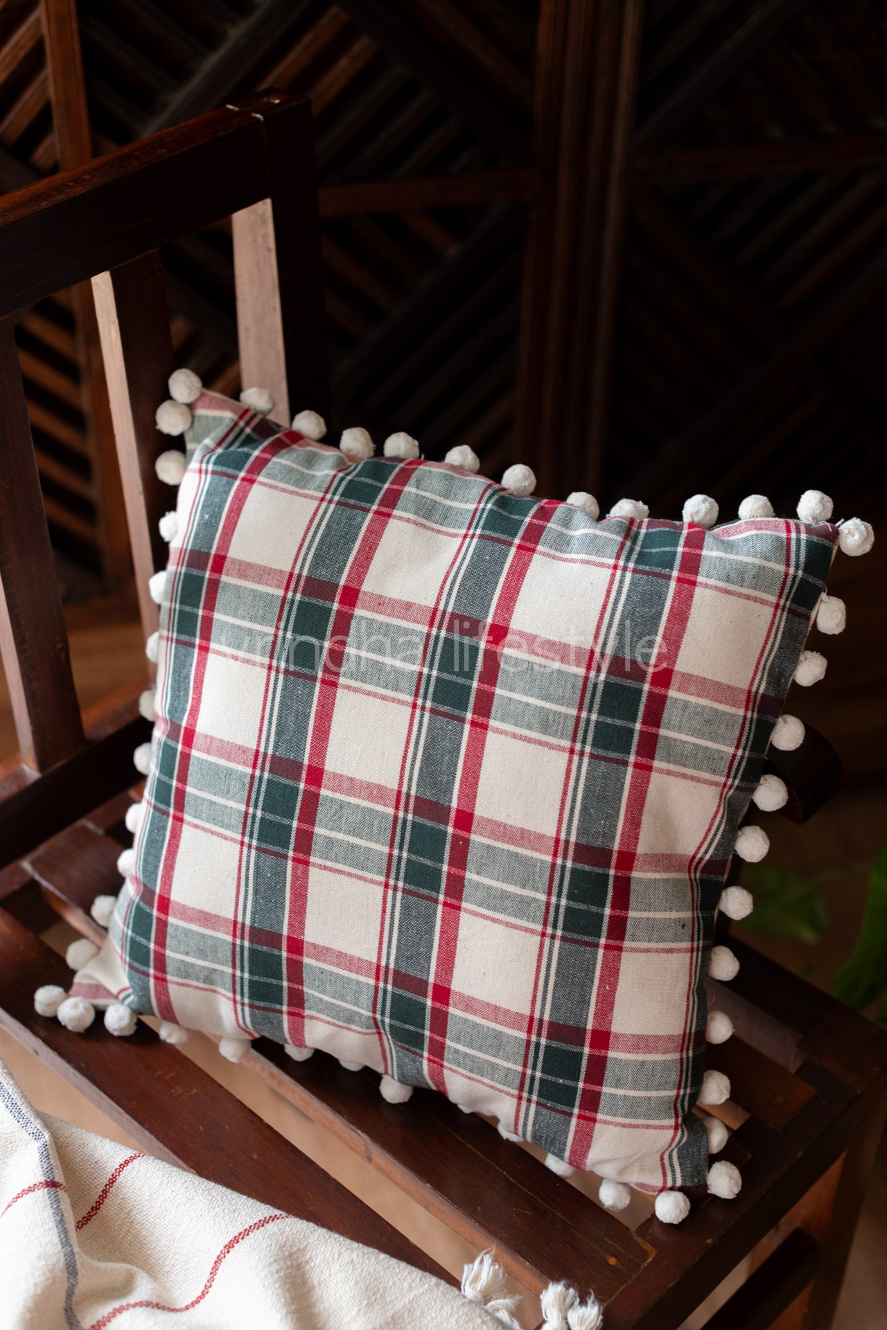 PLAID CUSHION COVER with pom pom-single unit