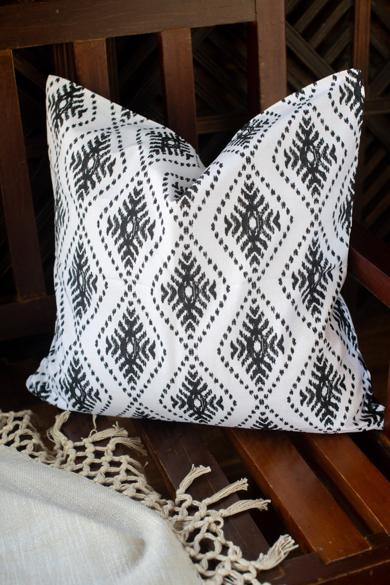 Printed cotton cushion cover -16 inches