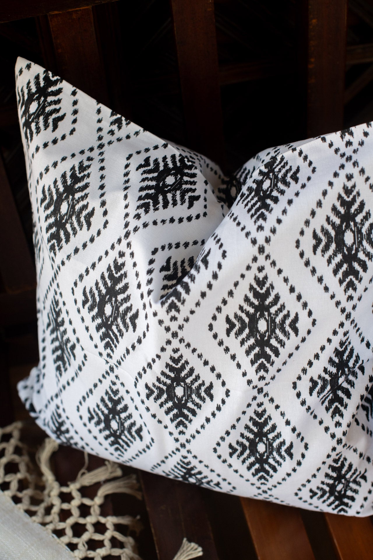 Printed cotton cushion cover -16 inches