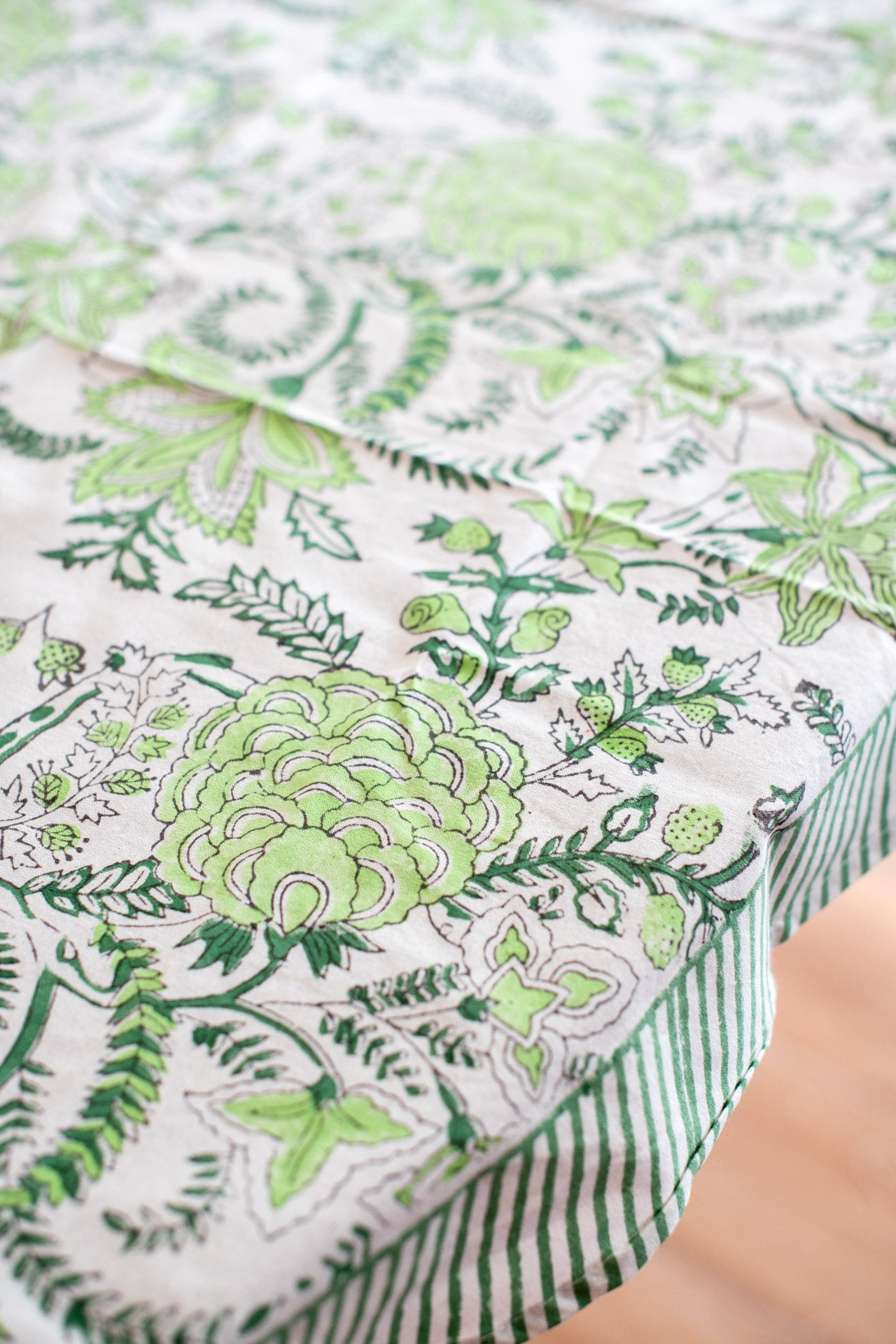 Hand block printed round table cloth 4/6 seater-60 inches