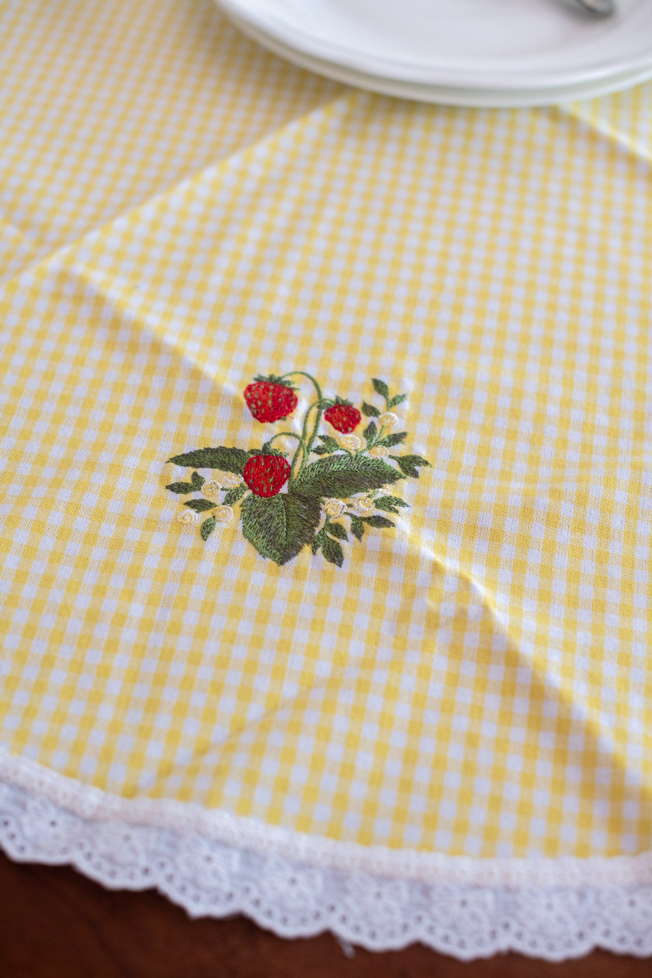 COTTON TABLE CLOTH with embroidery and lace detailing -round-34 inches