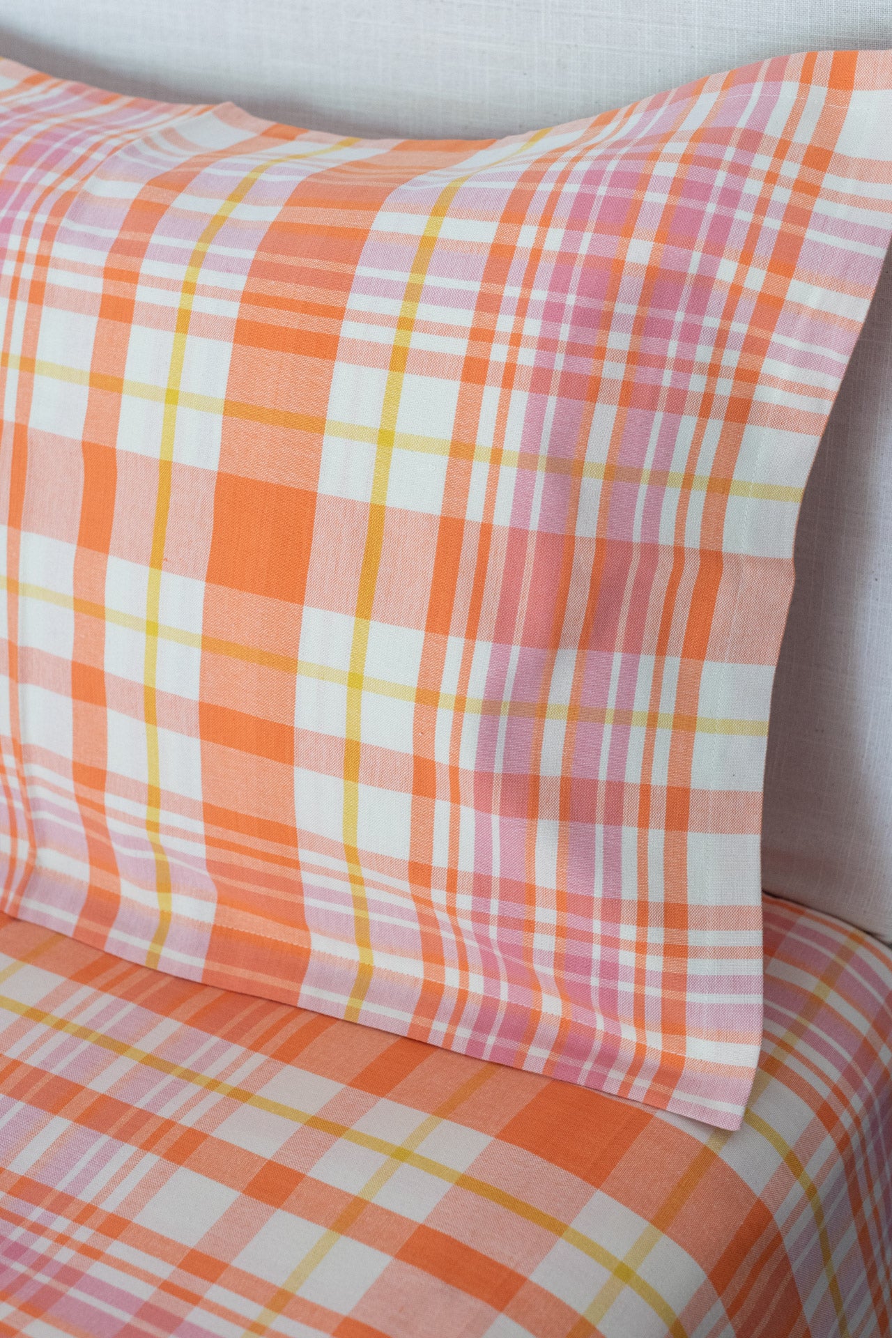 Cotton woven Bedsheet with pillow cover-Single bedsheet
