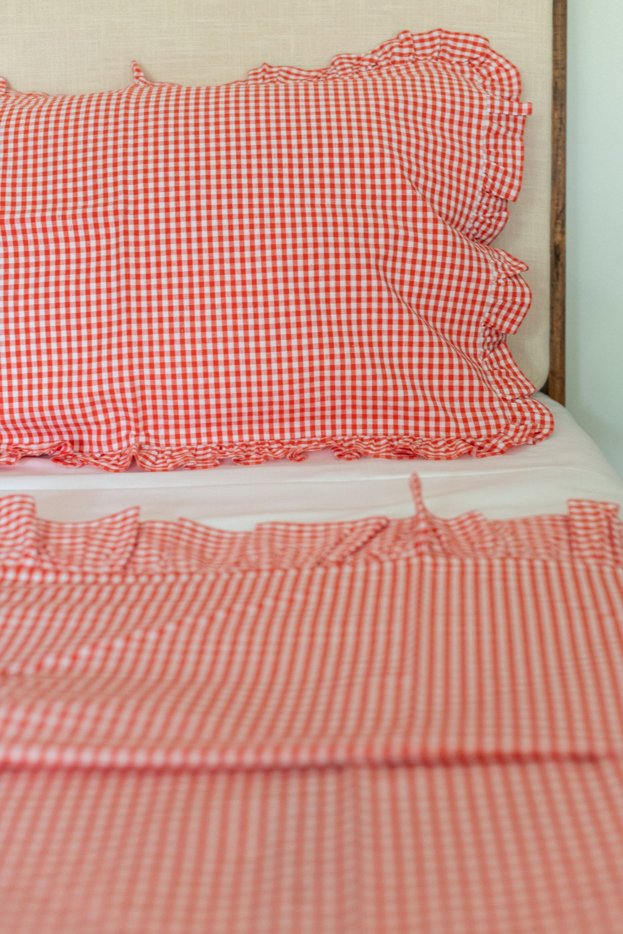Cotton ruffle  bedcover with ruffle pillow cover -Single