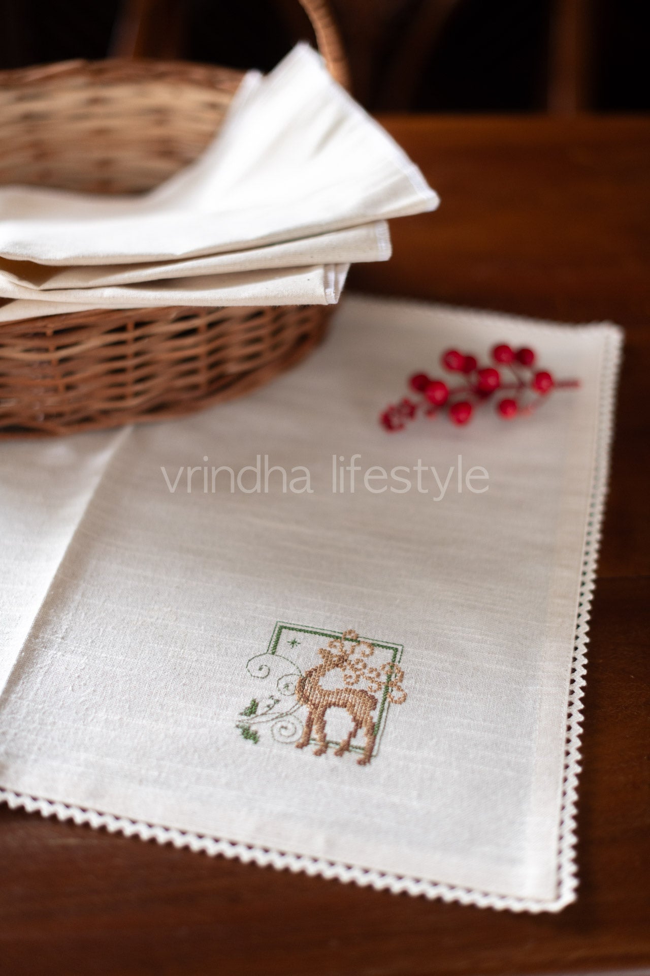 Cotton slub tray mat with embroidery and lace detailing