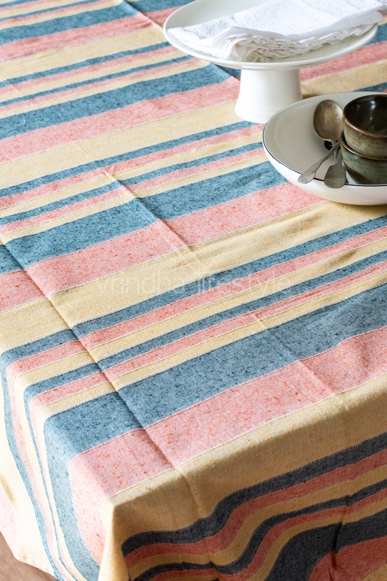 WOVEN STRIPES TABLE CLOTH with tassels-8 seater