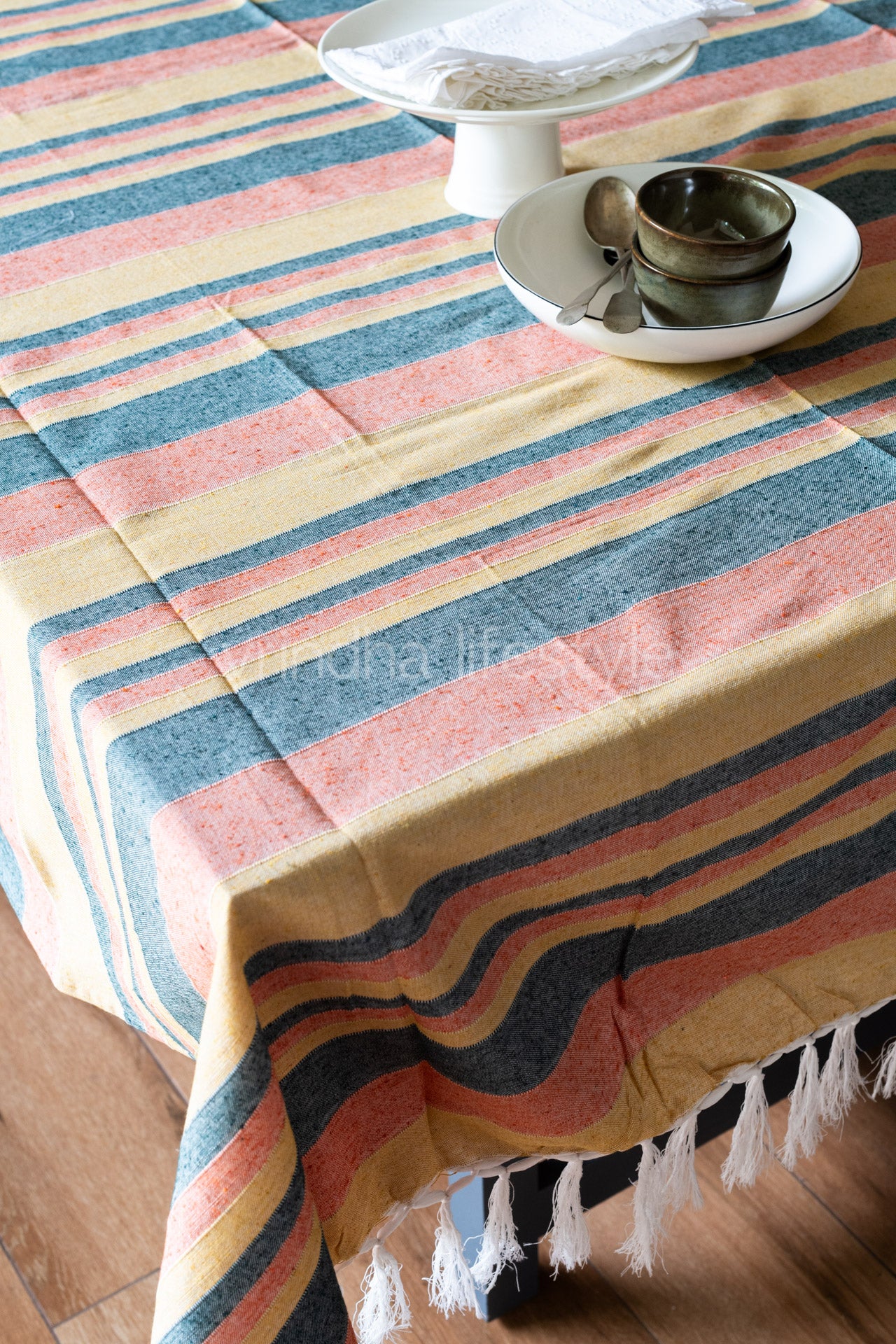 WOVEN STRIPES TABLE CLOTH with tassels-8 seater