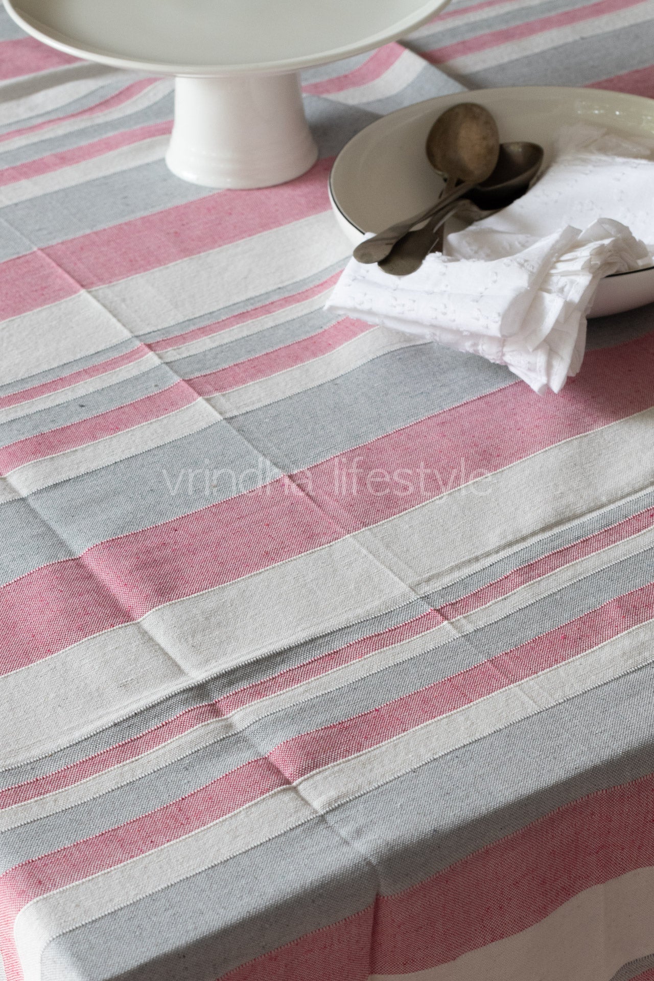 WOVEN STRIPES TABLE CLOTH with tassels-8 seater