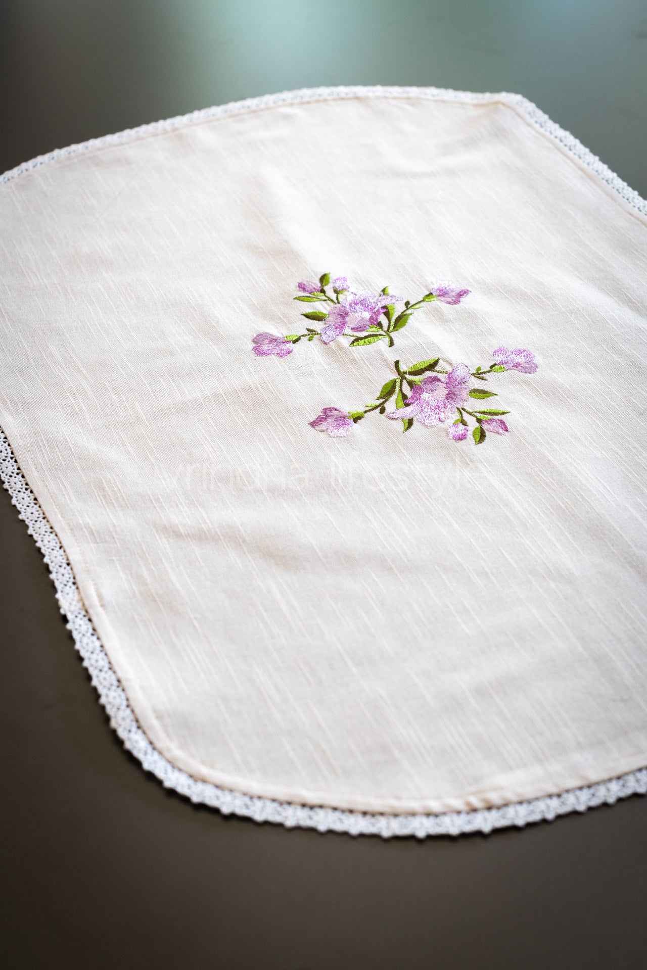 Cotton slub table mat/runner with floral embroidery and lace detailing