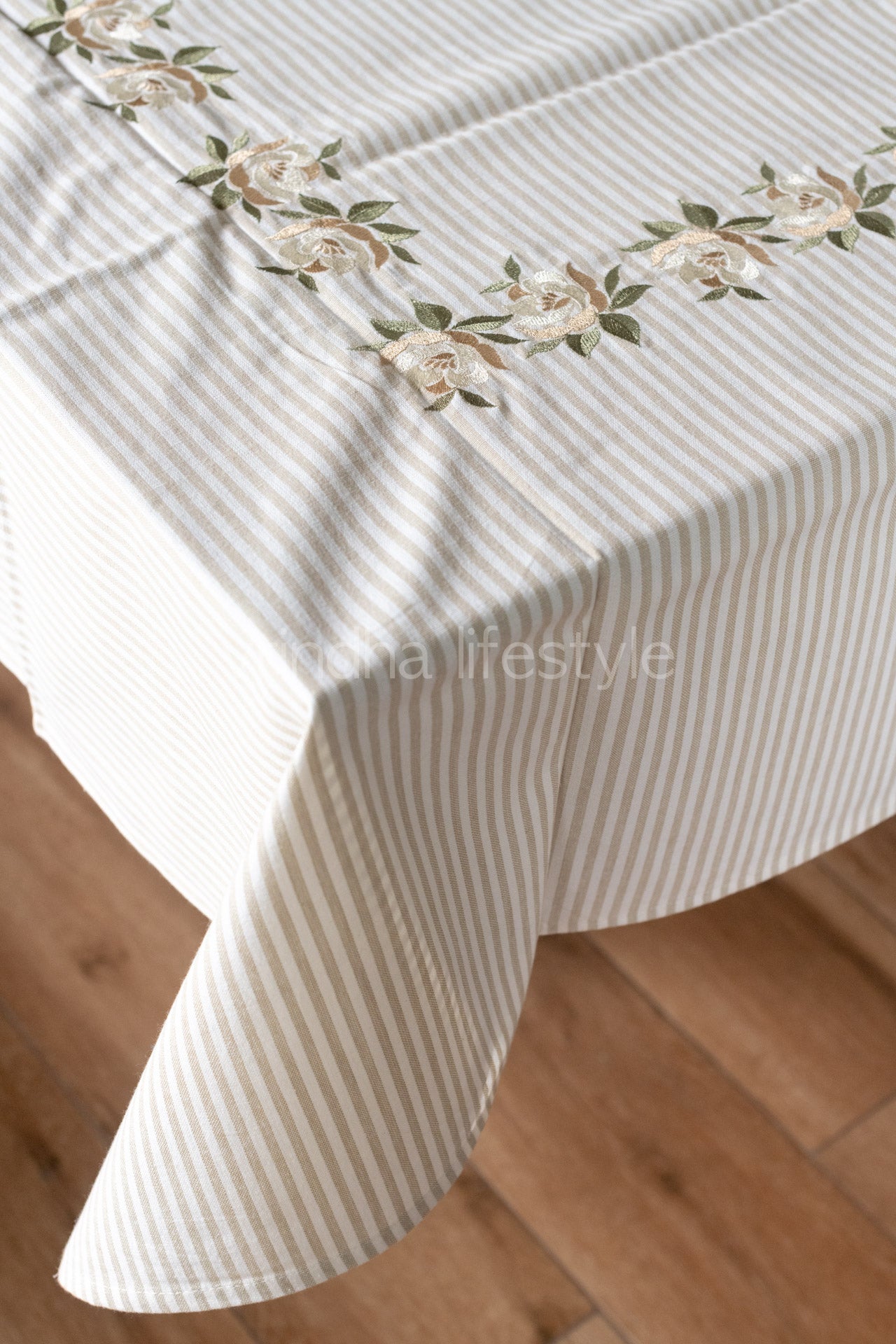 COTTON TABLE CLOTH with  embroidery  -6 seater