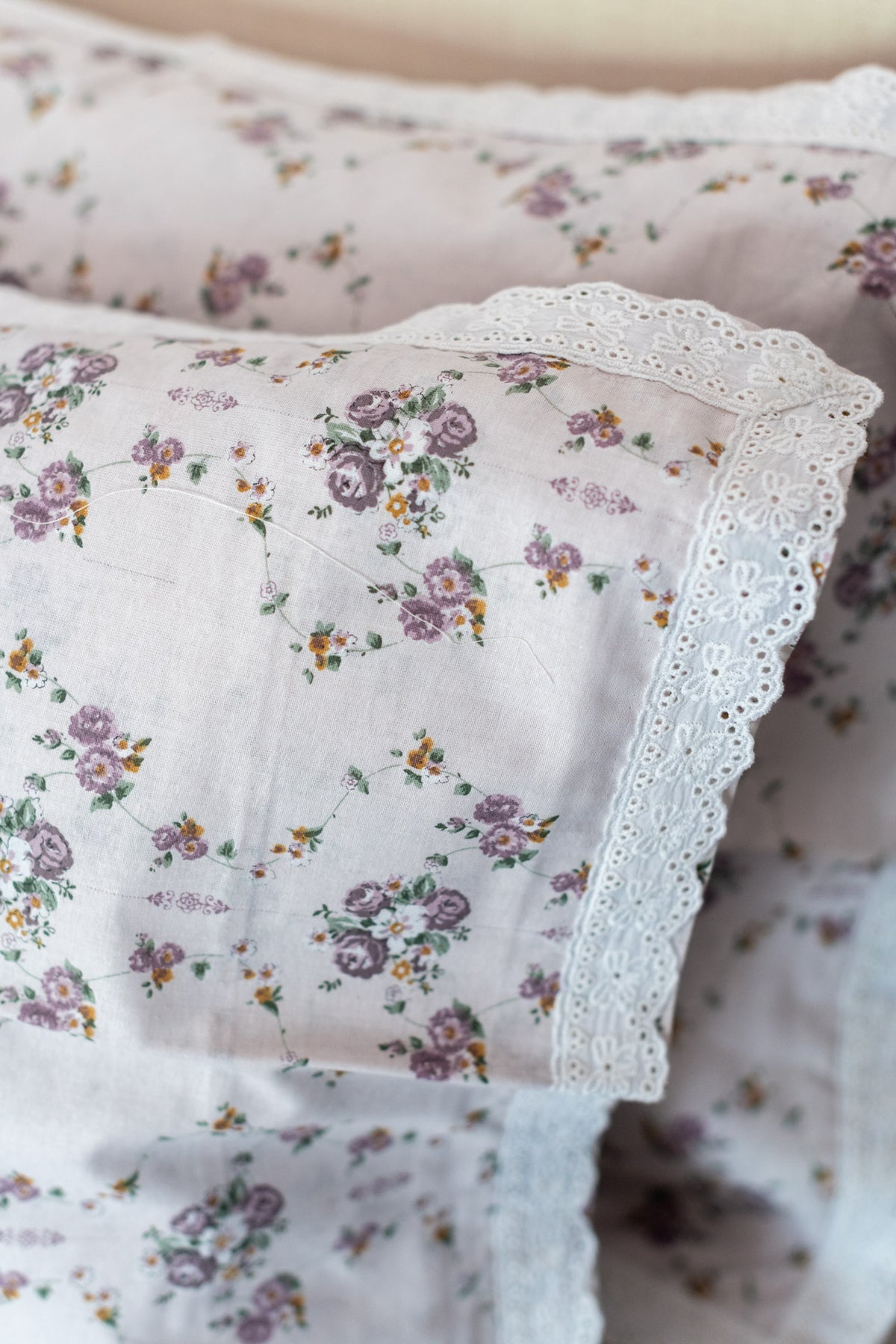 Printed cotton bedsheet and pillow covers with lace detailing -king size