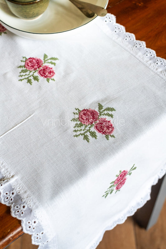 cross stitch floral embroidery table runner