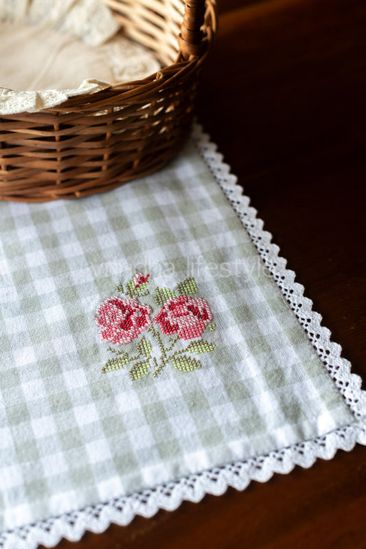 Cotton slub tray mat with embroidery and lace detailing