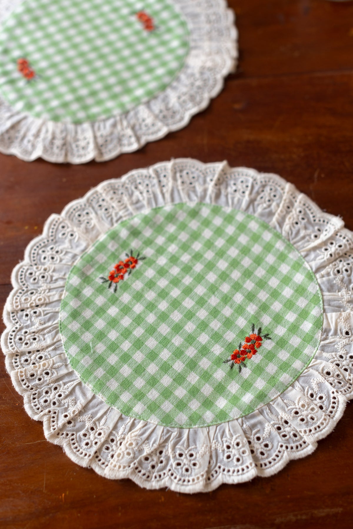 Round embroidered table mat with lace detailing ,10 inches-Single unit