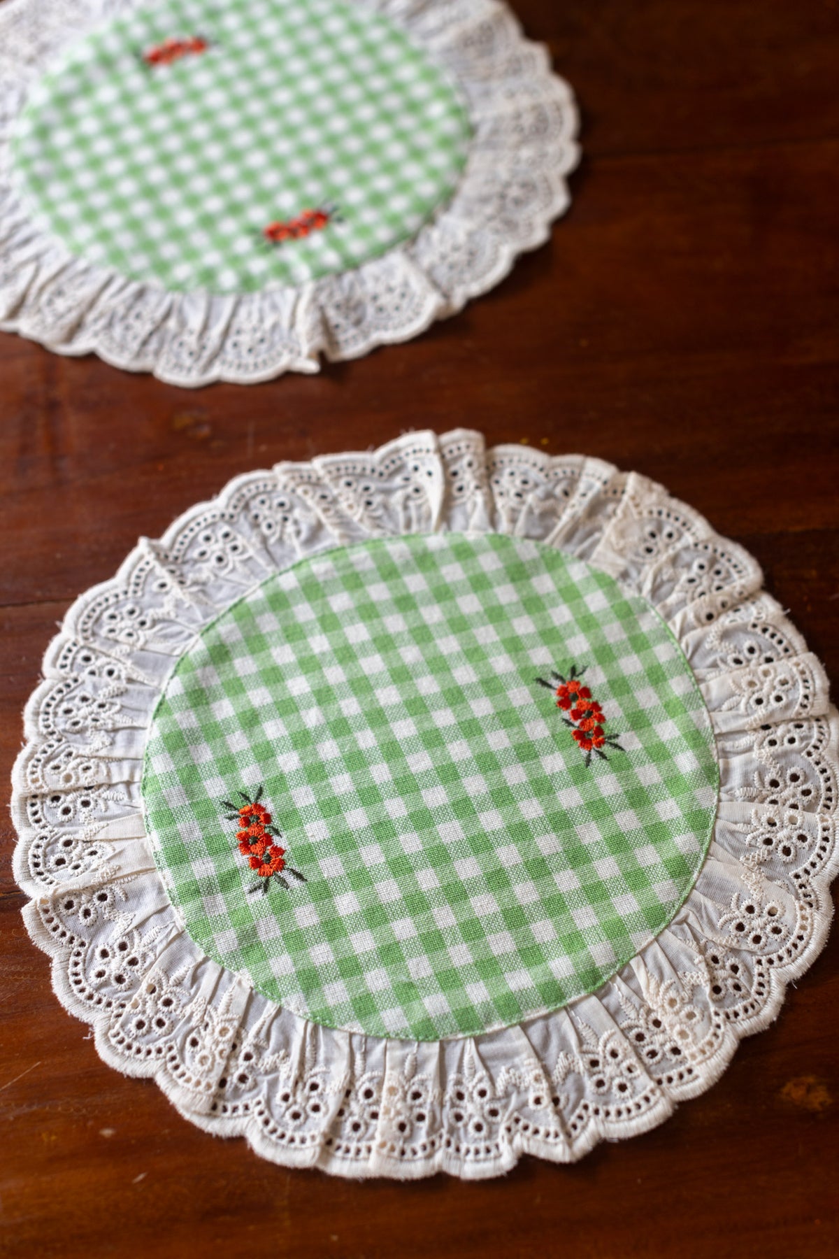 Round embroidered table mat with lace detailing ,10 inches-Single unit