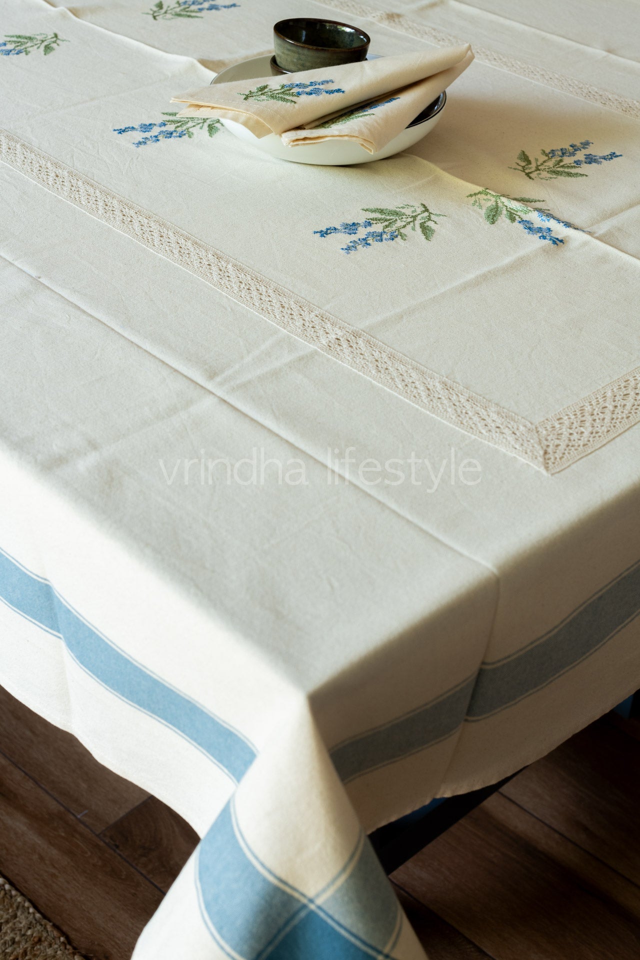 COTTON TABLE CLOTH with cross stitch embroidery -6 seater