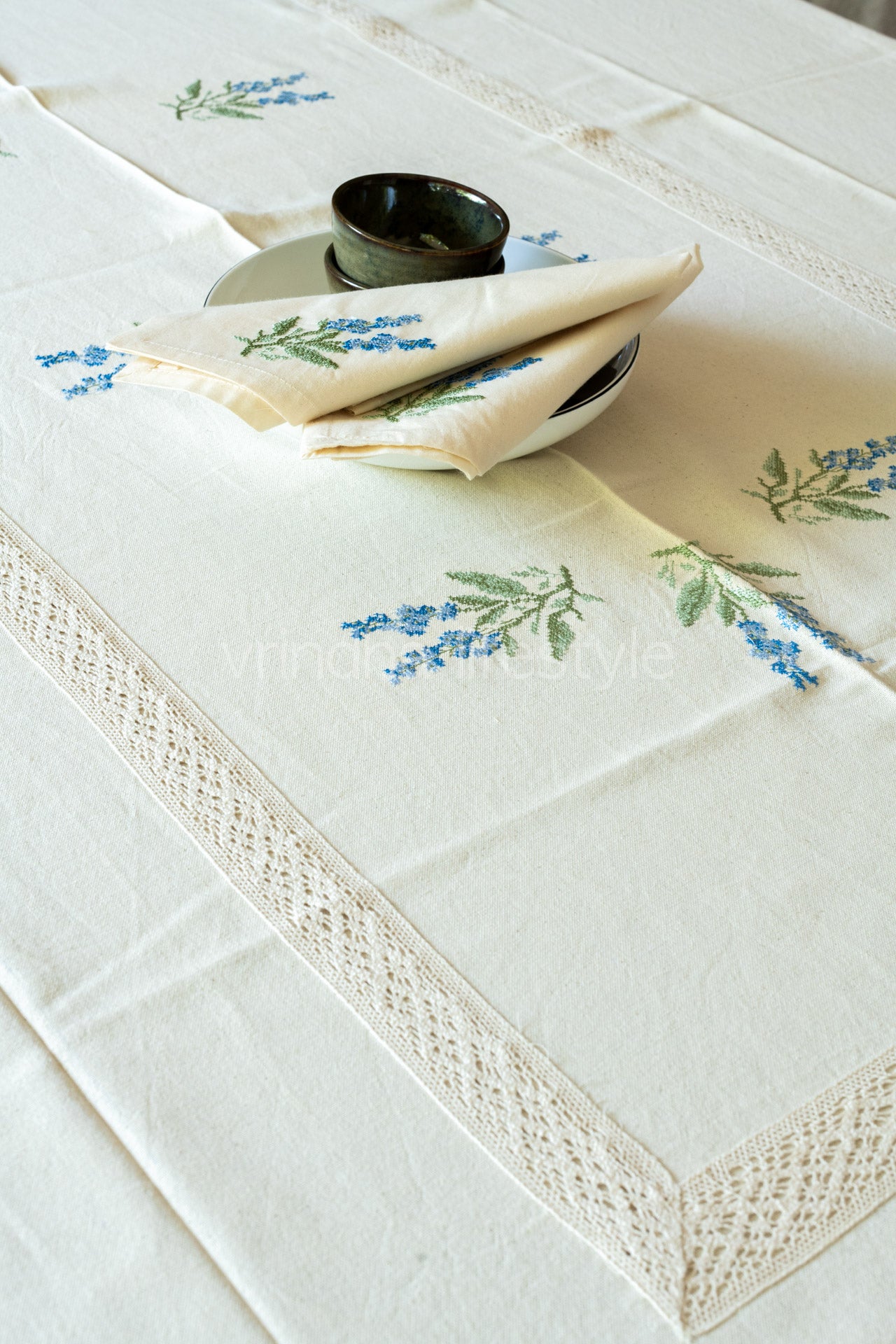 COTTON TABLE CLOTH with cross stitch embroidery -6 seater