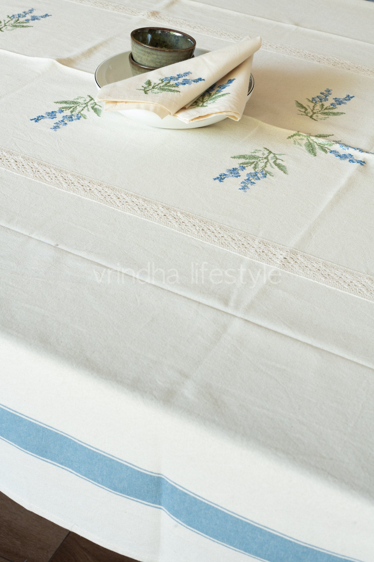 COTTON TABLE CLOTH with cross stitch embroidery -6 seater