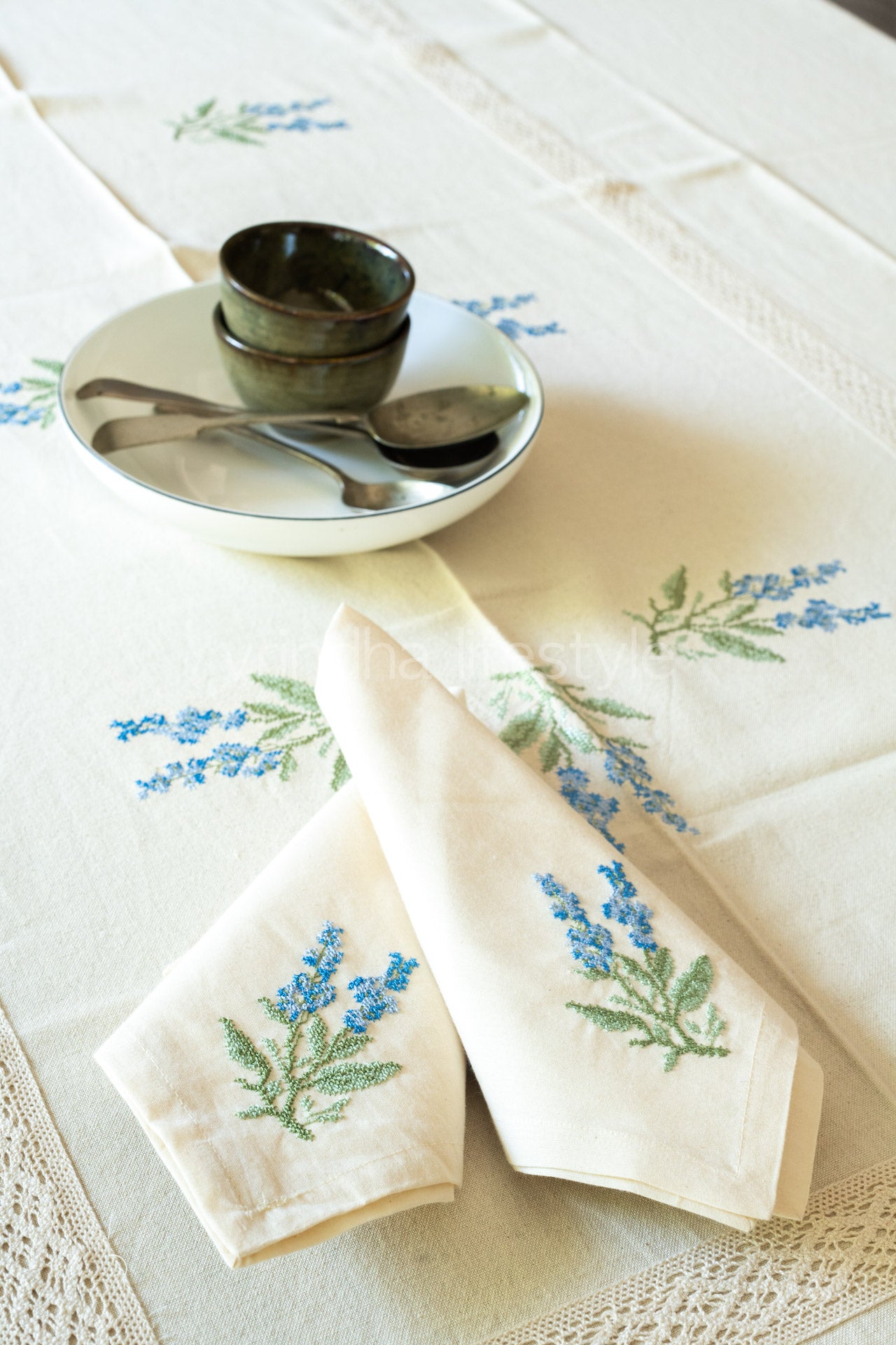 COTTON TABLE NAPKINS with embroidery -Set of 2