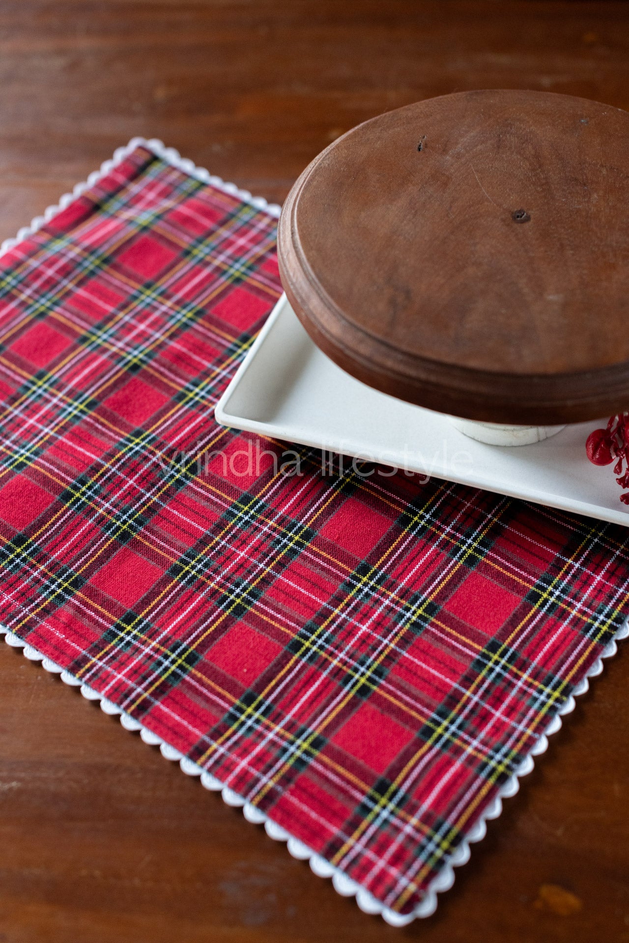 Cotton plaid tray mat with lace detailing-customisable