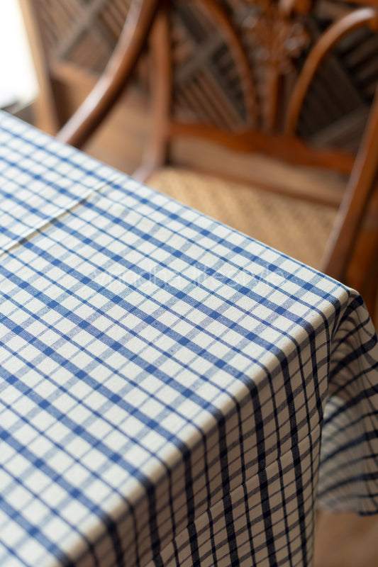Woven checks table cloth with lace detailing -4/6 seater