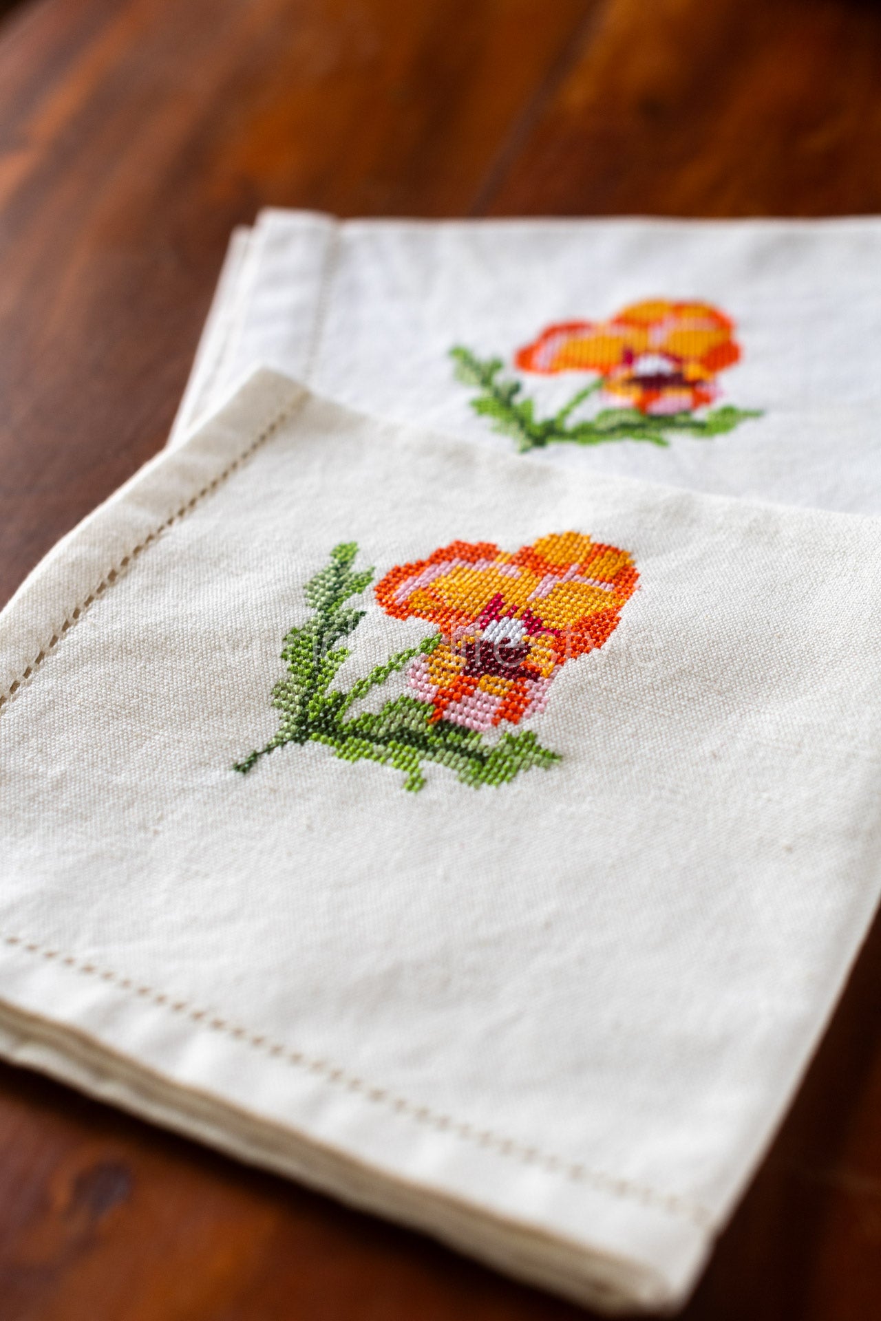 COTTON TABLE NAPKINS with hand embroidery -Set of 2