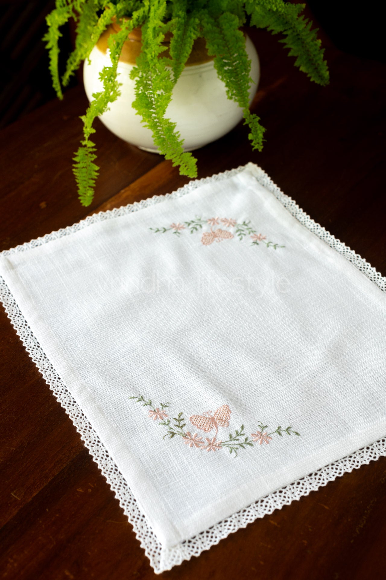 Cotton slub tray mat with embroidery and lace detailing