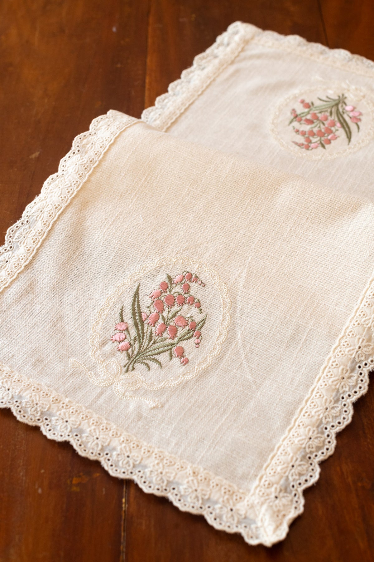 Cotton slub runner with embroidery and lace detailing - 11.5x33 inches-customisable