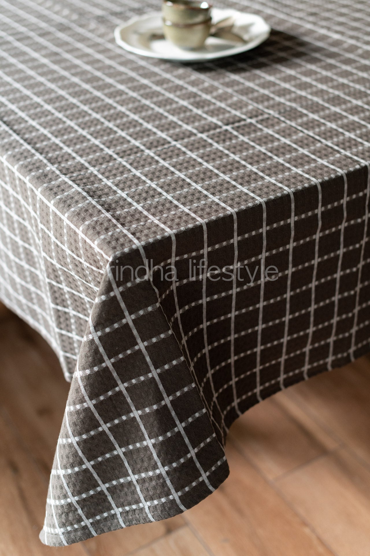 Wovencotton table cloth-6 seater