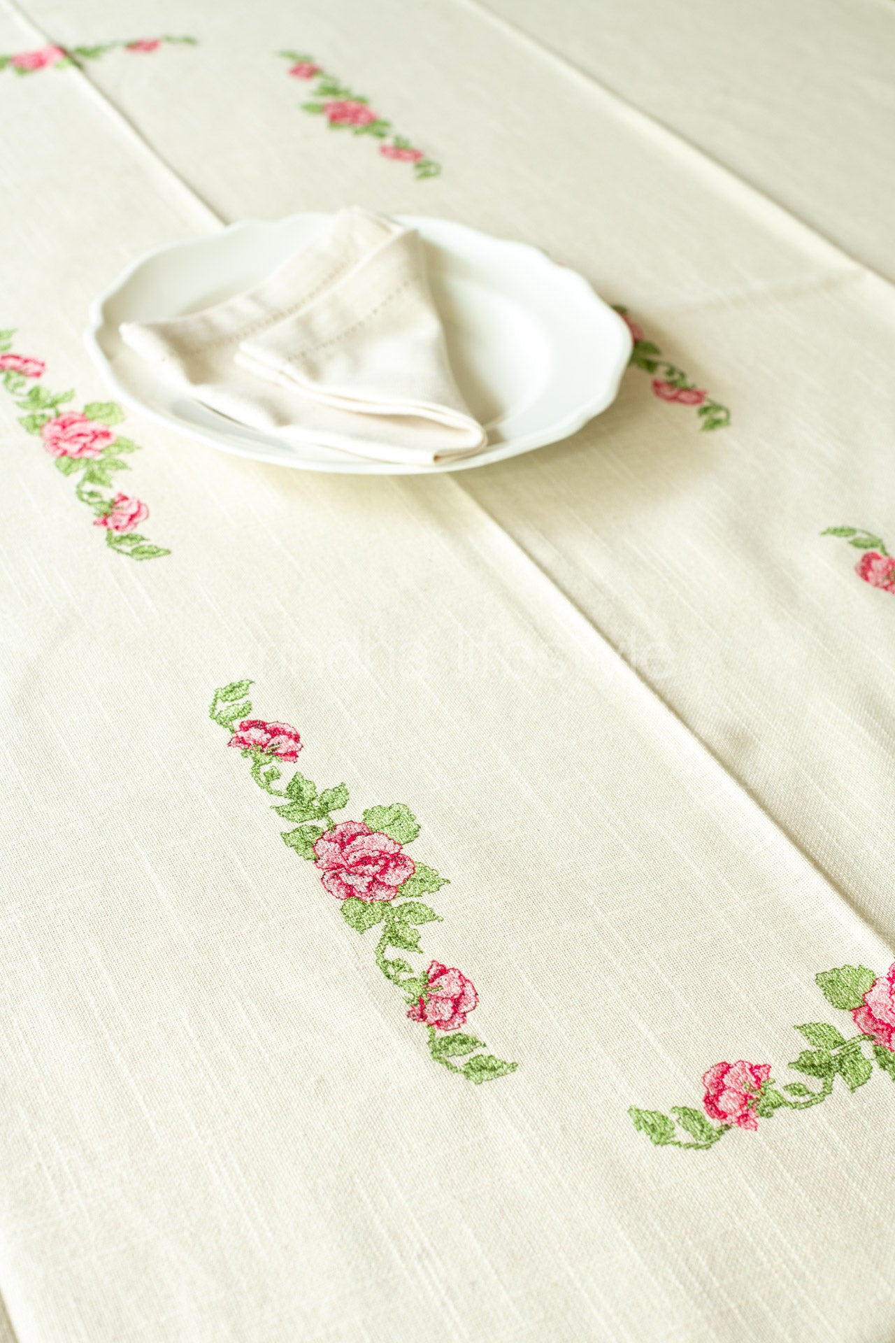 COTTON TABLE CLOTH with embroidery -Square -6 seater customisable
