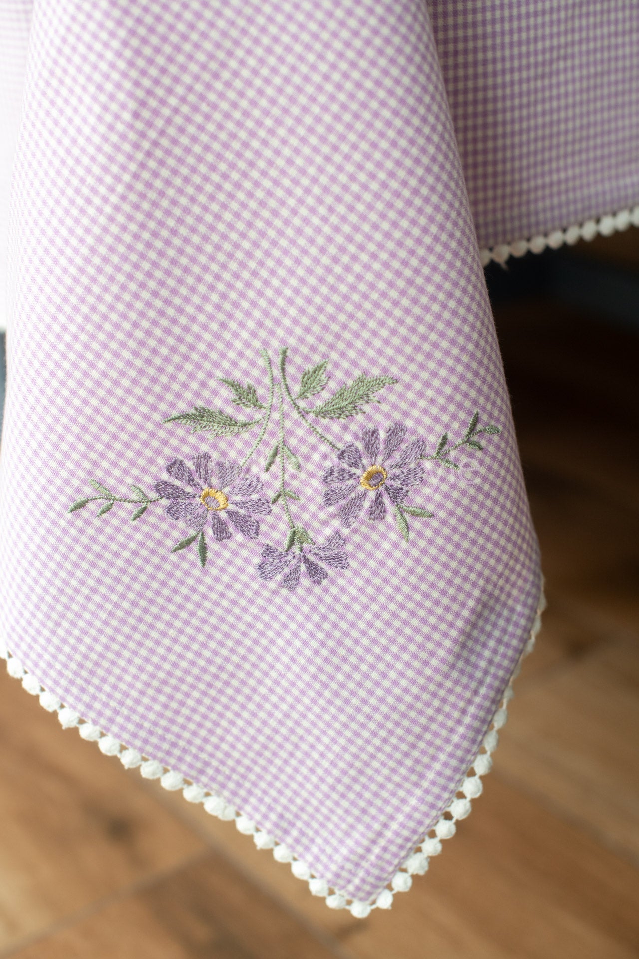 COTTON TABLE CLOTH with embroidery and lace detailing-6 seater -customisable