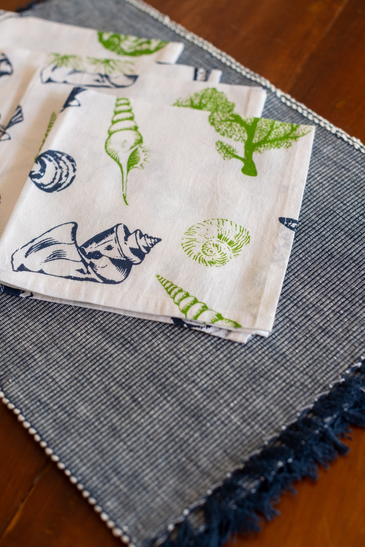 PLACEMATS AND NAPKINS-Set of 4 placemats and 4 napkins