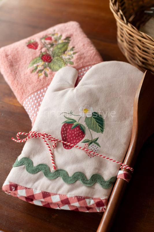Oven gloves and kitchen towel with wooden ladle -3- piece gift set