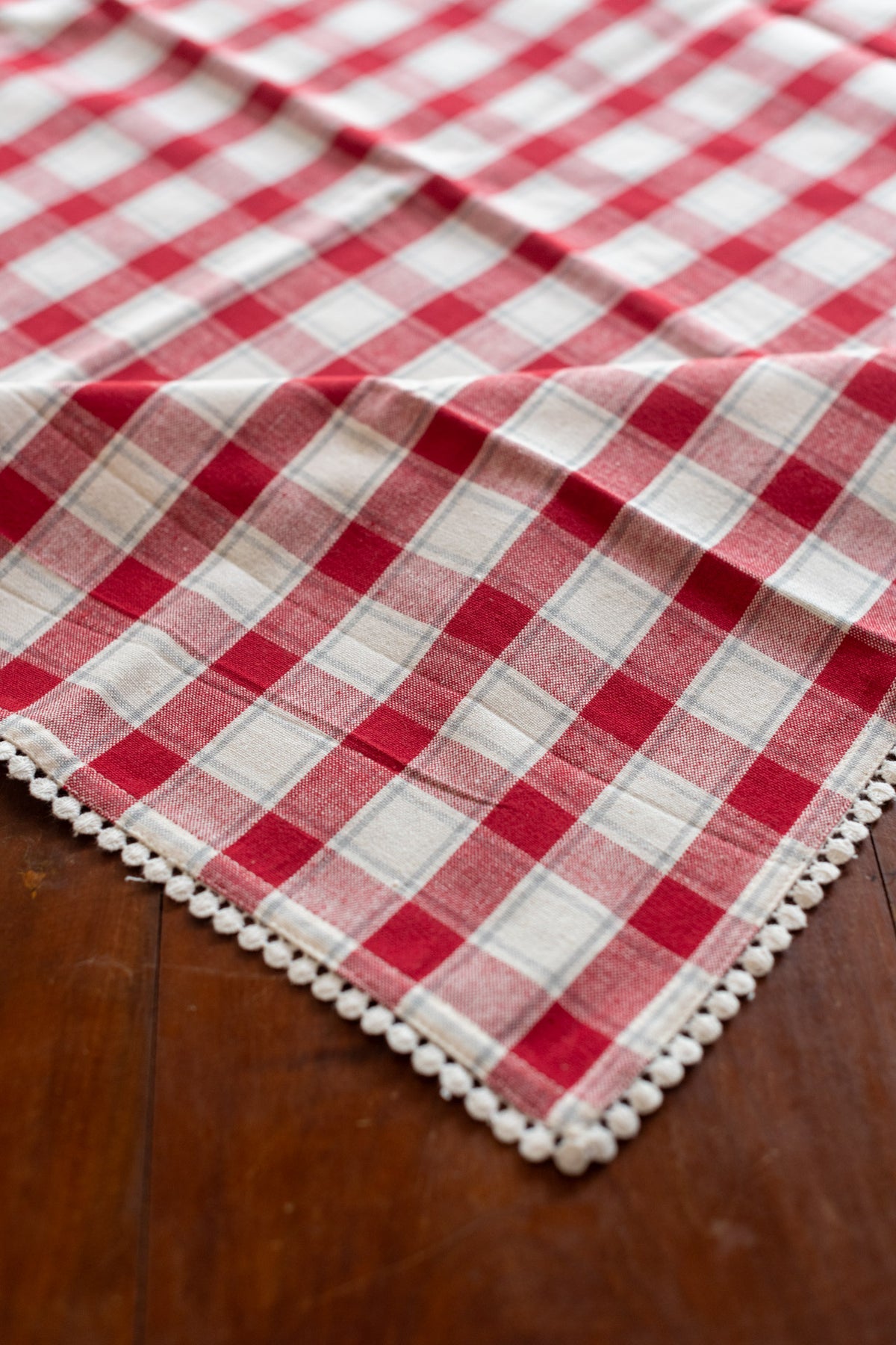 Cotton woven table cloth with lace detailing -4/6/8/10/12 seater/coffee table -customisable