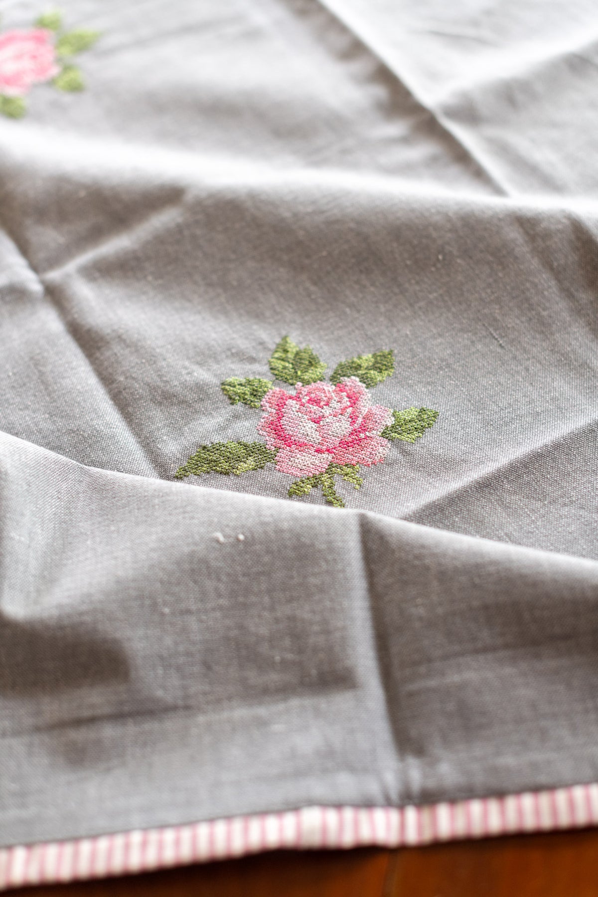 COTTON TABLE CLOTH with embroidery 32 inches-Coffee table