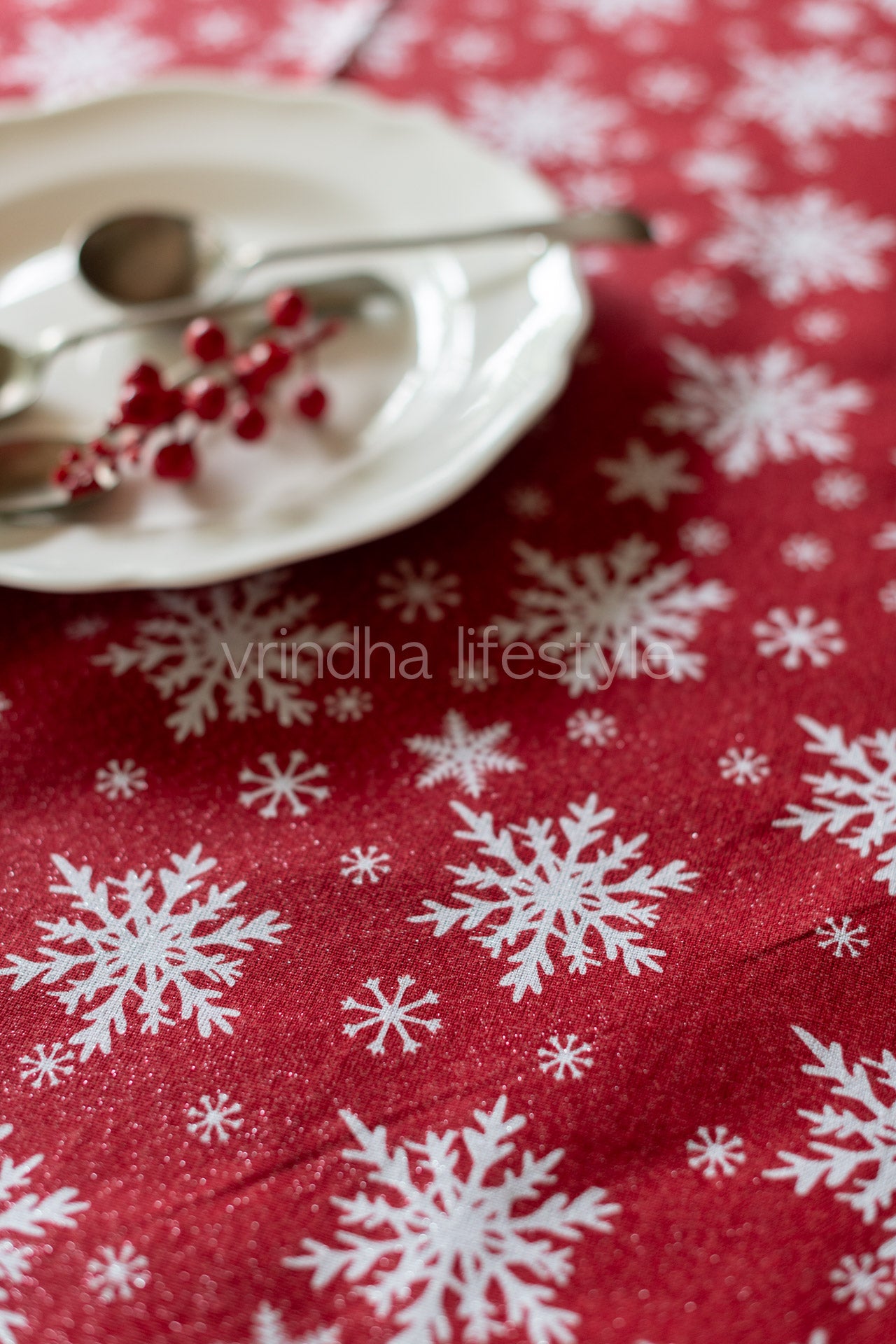 Printed cotton lurex table cloth with lace detailing -8 seater-60x100 inches