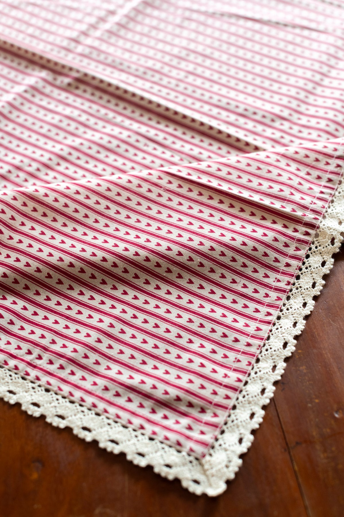 Table cloth with cotton lace detailing -Coffee table