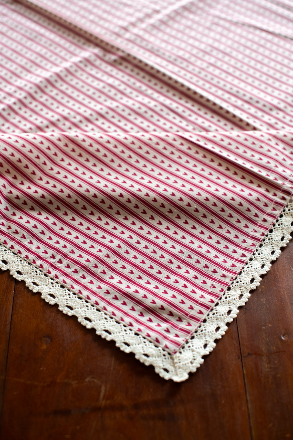 Table cloth with cotton lace detailing -Coffee table