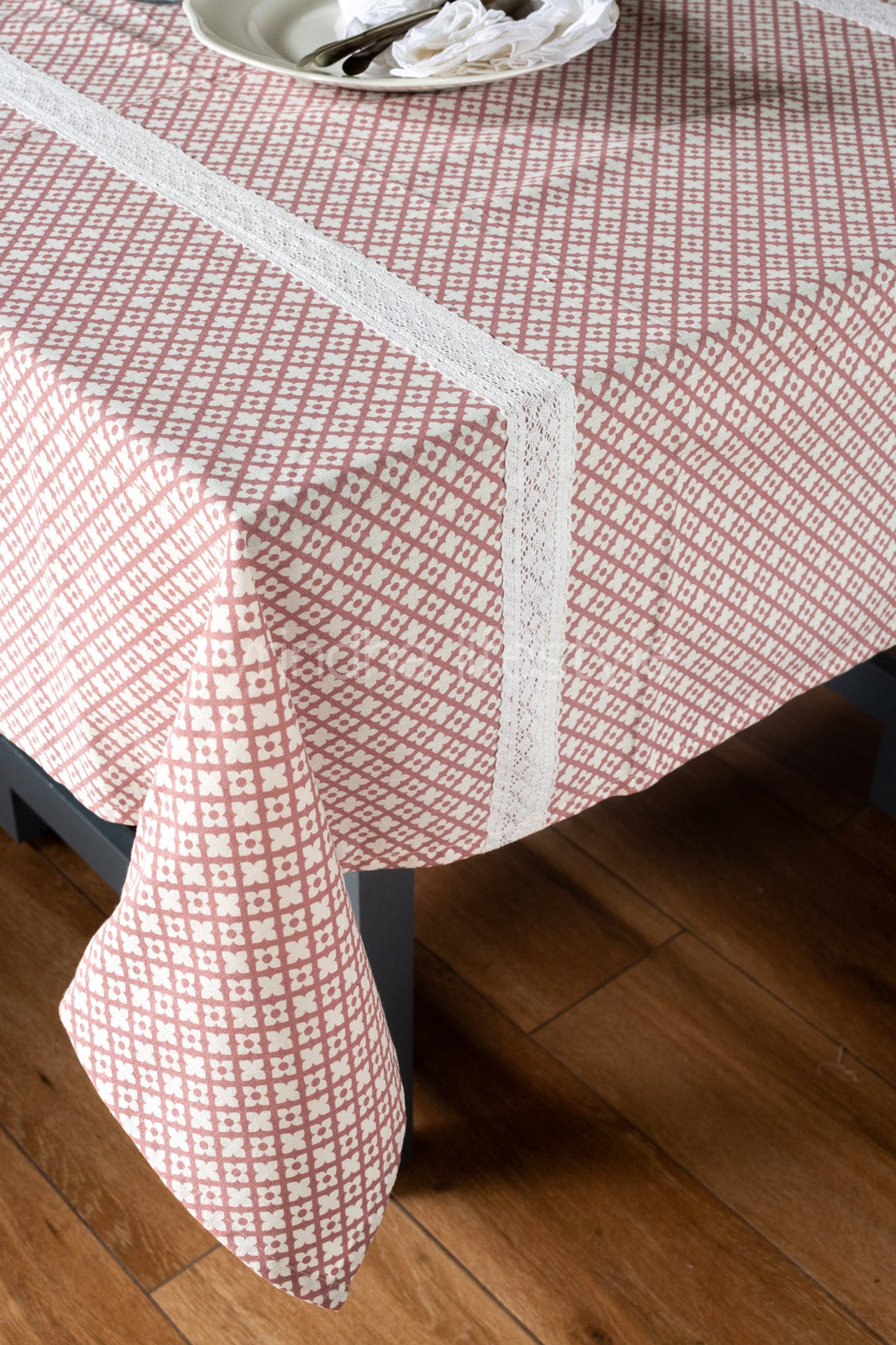 Cotton printed table cloth with lace detailing-6/8 seater