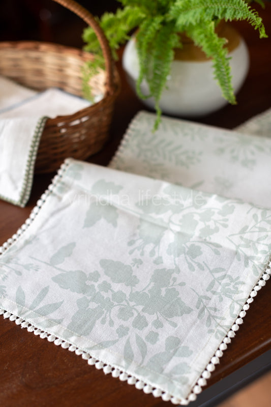 Printed cotton table runner with lace detailing-11.5x64 - inches -4 seater