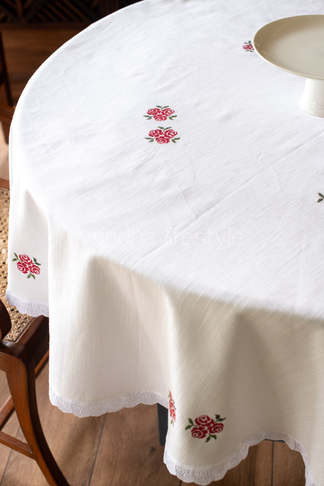 Table cloth with embroidery and lace detailing -Round-4 /6 seater