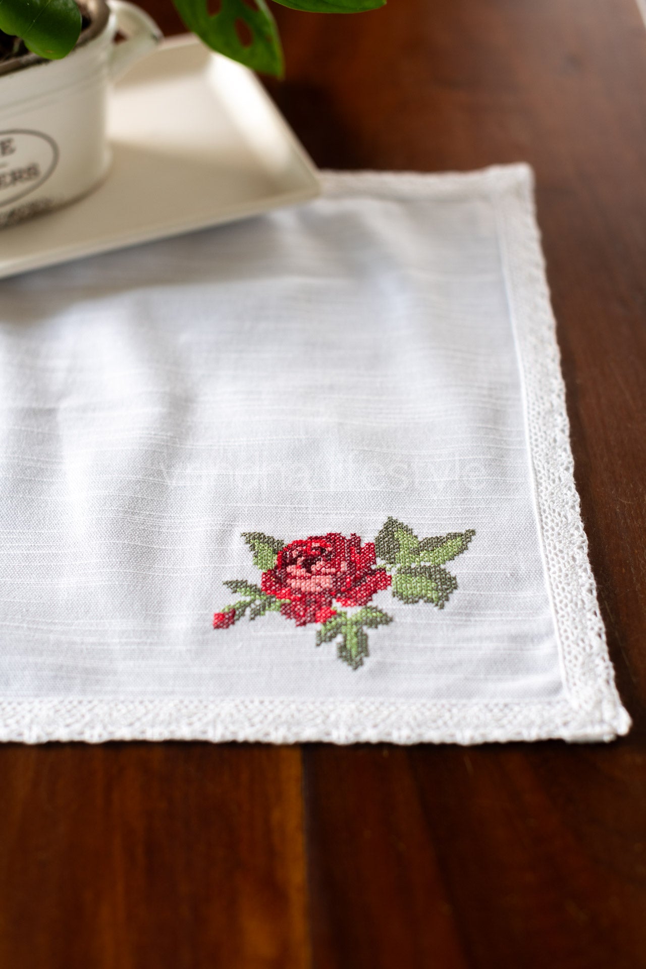 Cotton slub tray mat with floral embroidery and lace detailing-single unit