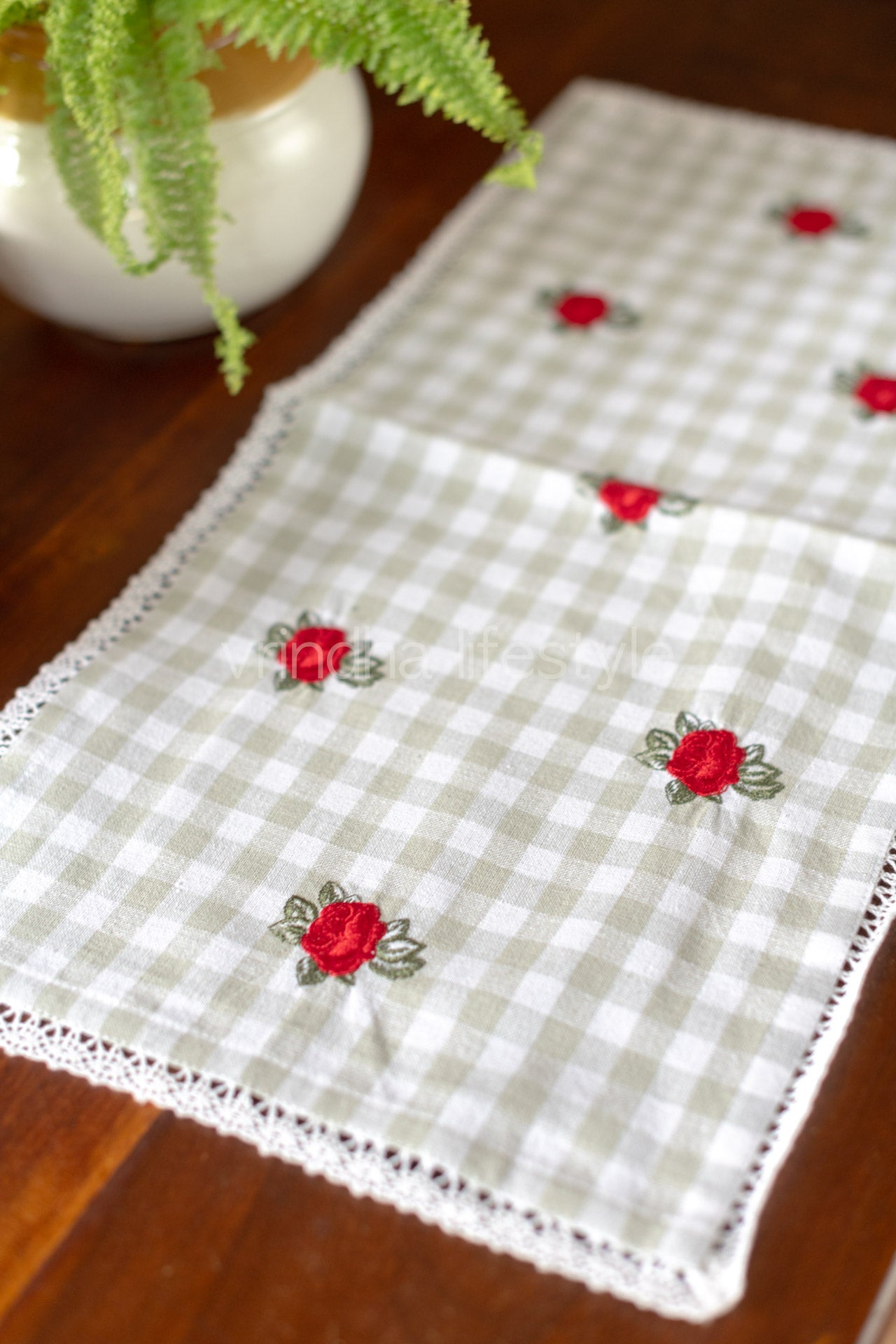 Cotton runner with embroidery - 11x23inches