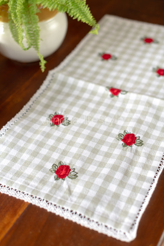 Cotton runner with embroidery - 11x23inches