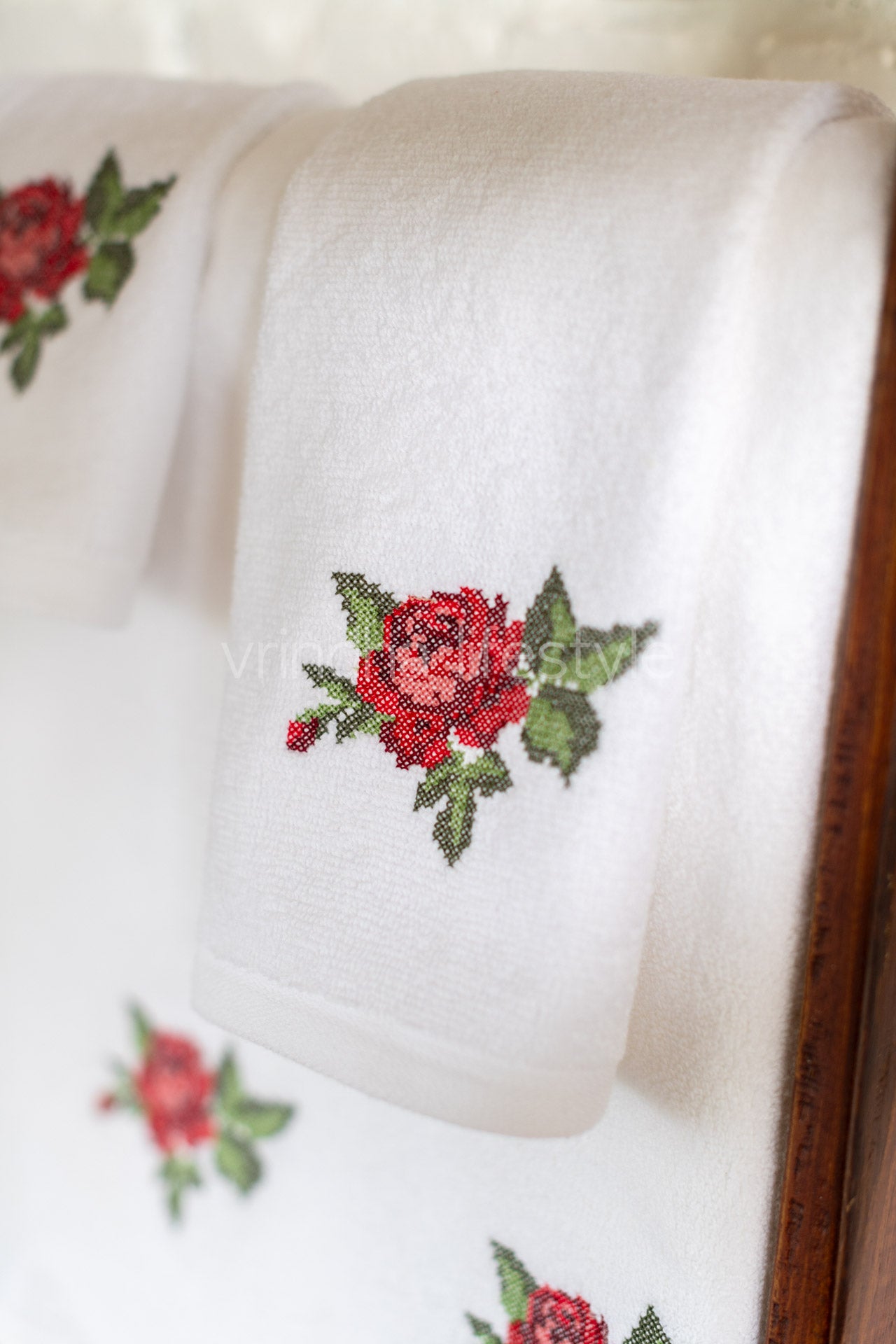 Embroidered towel set-Set of one bath towel, hand towel and face towel -Set of 3