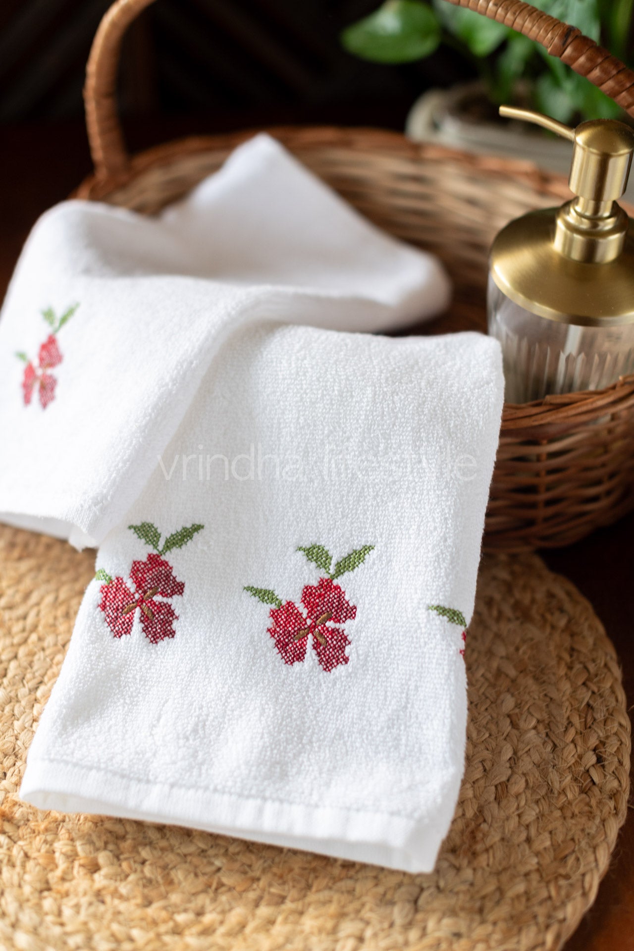 Embroidered towel set-Set of one bath towel, hand towel and face towel -Set of 3