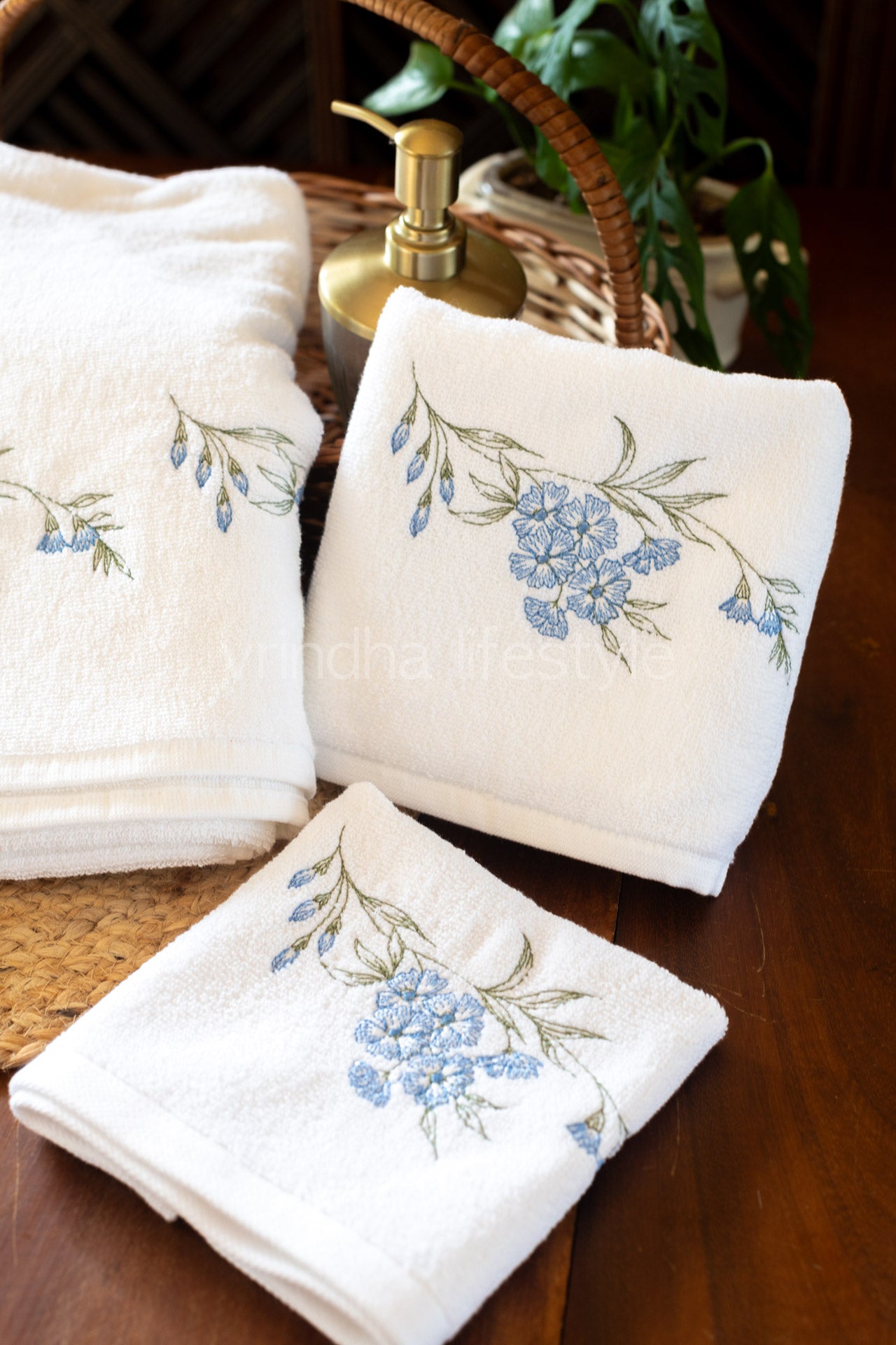 Embroidered towel set-Set of one bath towel, hand towel and face towel -Set of 3